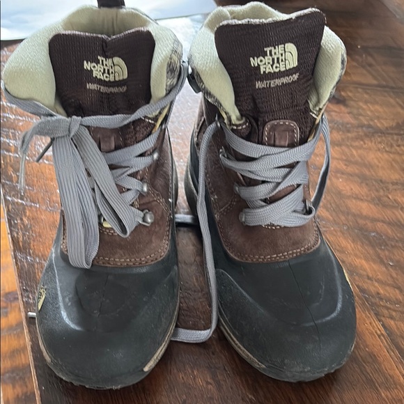 The North Face Kids Waterproof Boots - Brown and Green - Picture 1 of 3